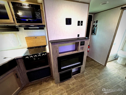 2021 Forest River Cherokee Alpha Wolf 22SW-L RV Photo 3