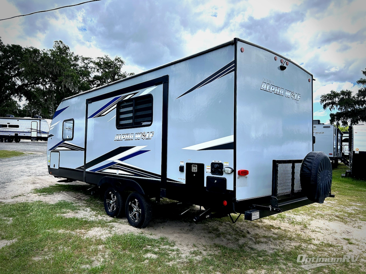 2021 Forest River Cherokee Alpha Wolf 22SW-L Photo 3