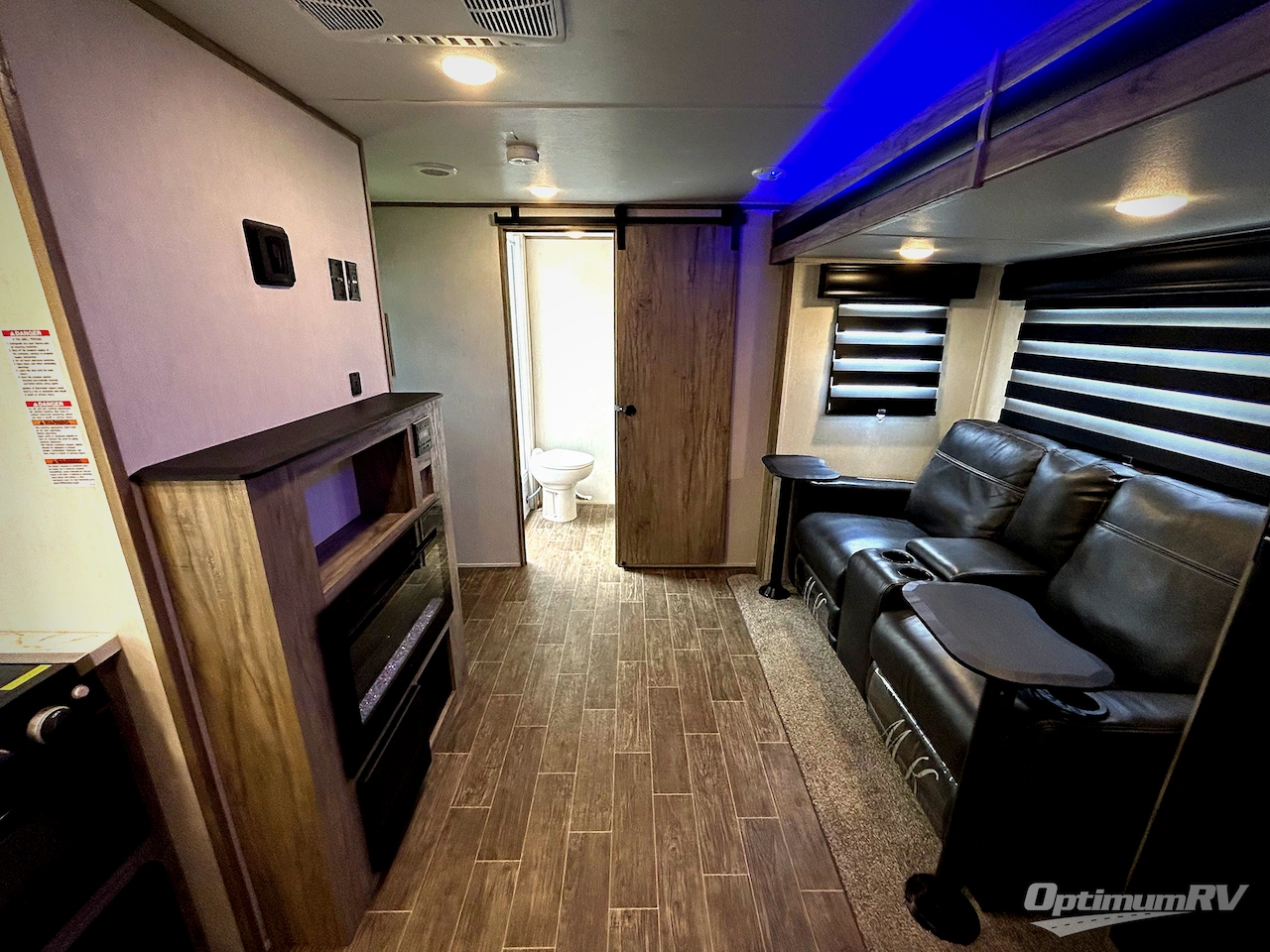 2021 Forest River Cherokee Alpha Wolf 22SW-L Photo 4