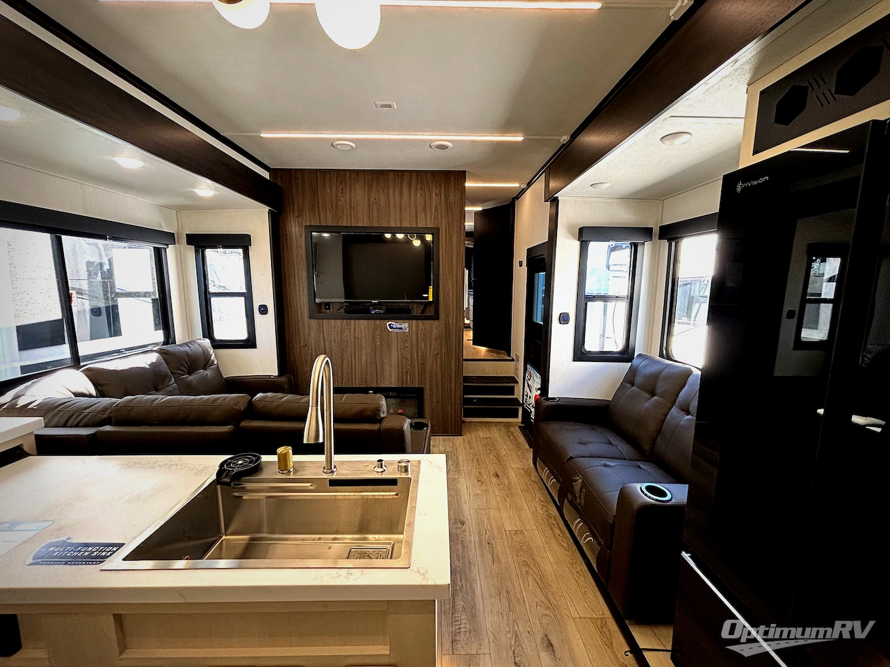 2026 Forest River Vengeance Rogue Armored 391T145 Photo 5