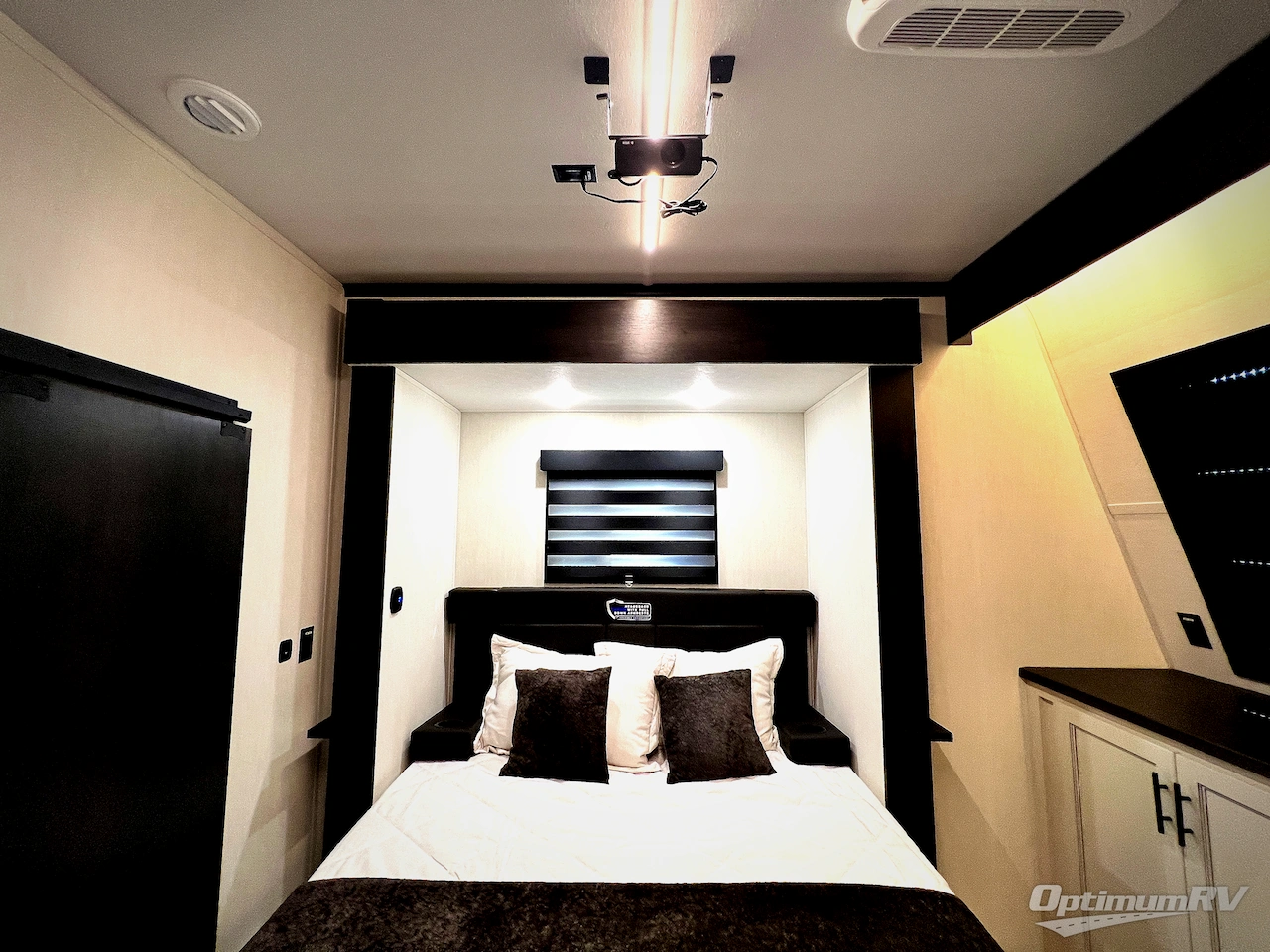 2026 Forest River Vengeance Rogue Armored 32L132 Photo 21