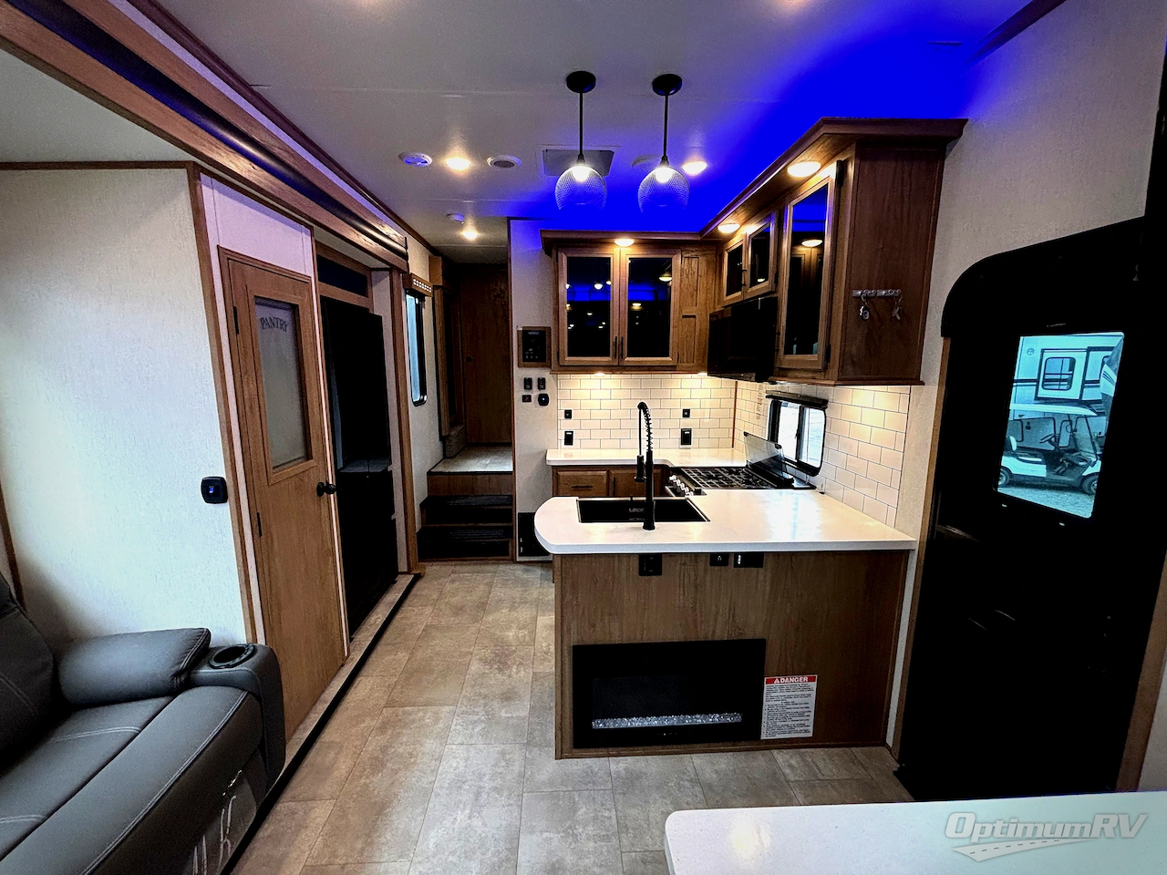 2023 Forest River Vengeance Rogue Armored VGF4007G2 Photo 5