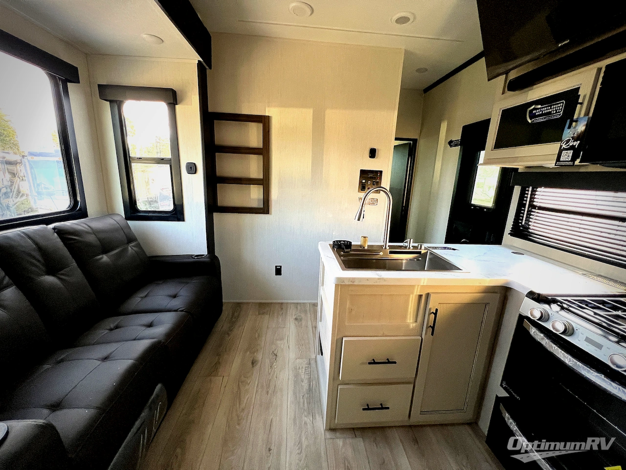 2026 Forest River Vengeance Rogue Armored 32L132 Photo 5