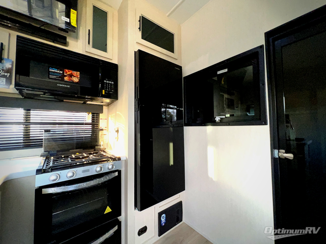 2026 Forest River Vengeance Rogue Armored 32L132 Photo 12