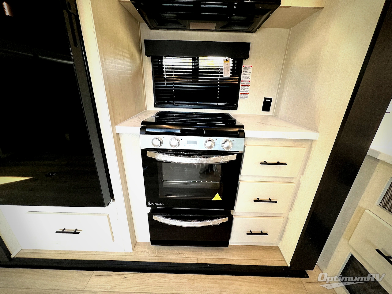 2026 Forest River Vengeance Rogue Armored 26L140 Photo 10