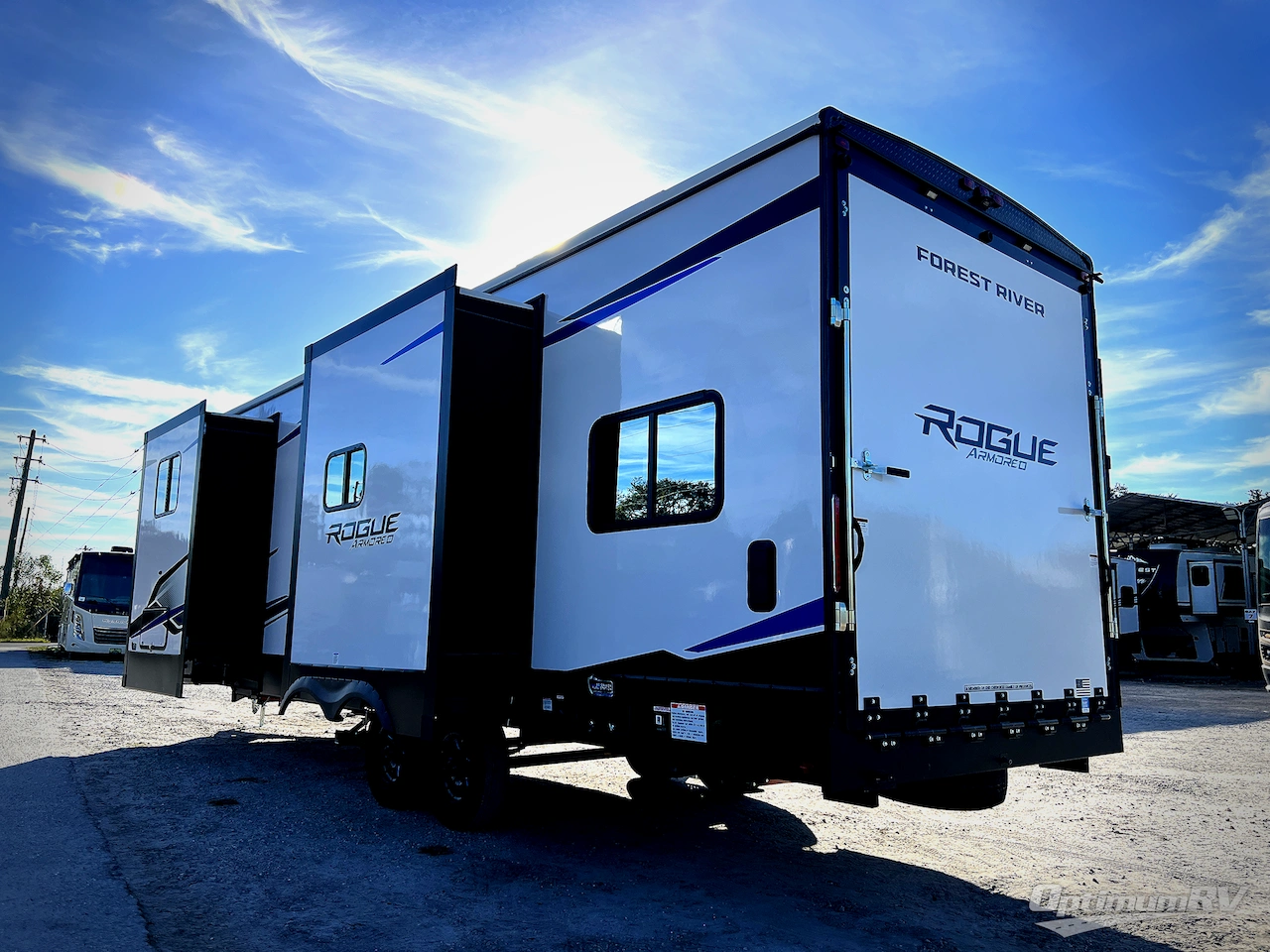 2026 Forest River Vengeance Rogue Armored 26L140 Photo 3