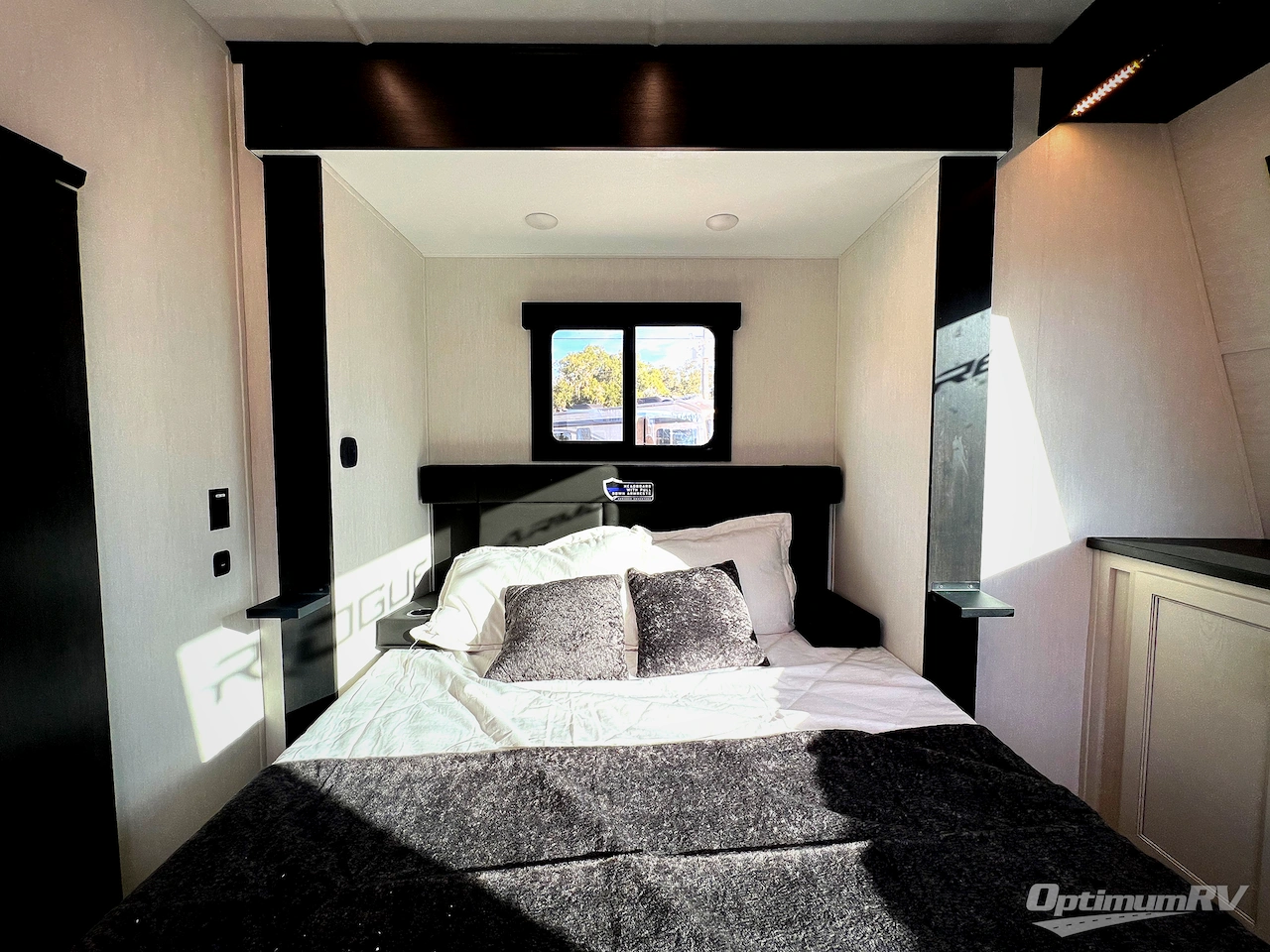 2026 Forest River Vengeance Rogue Armored 26L140 Photo 18