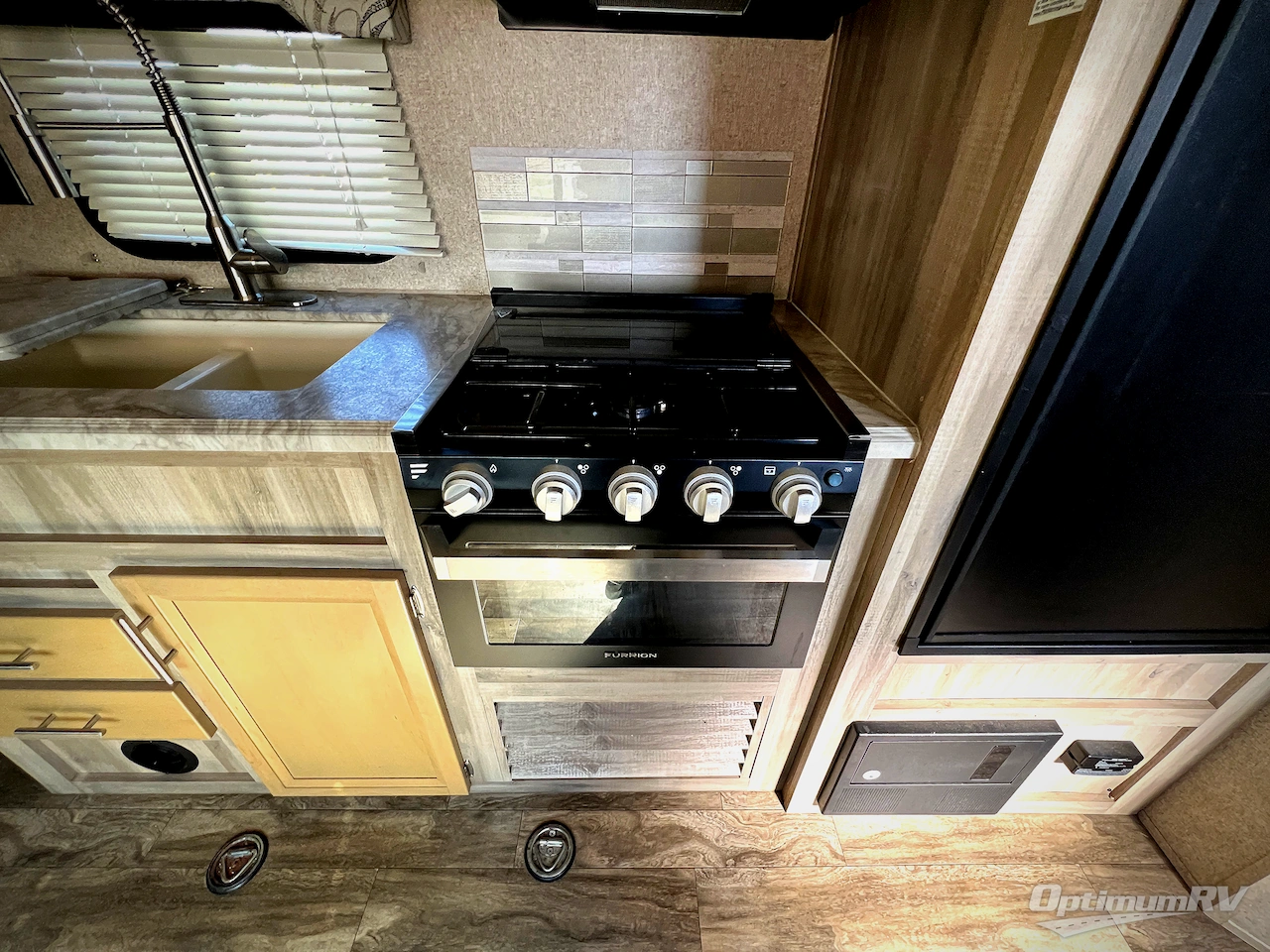 2019 Coachmen Catalina Trail Blazer 26TH Photo 8