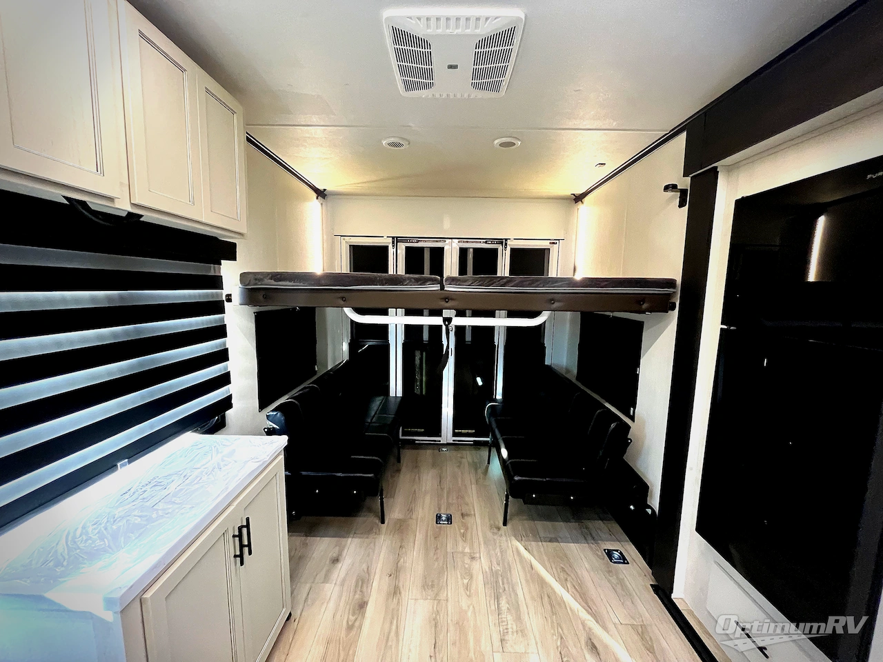 2026 Forest River Vengeance Rogue Armored 26L140 Photo 9