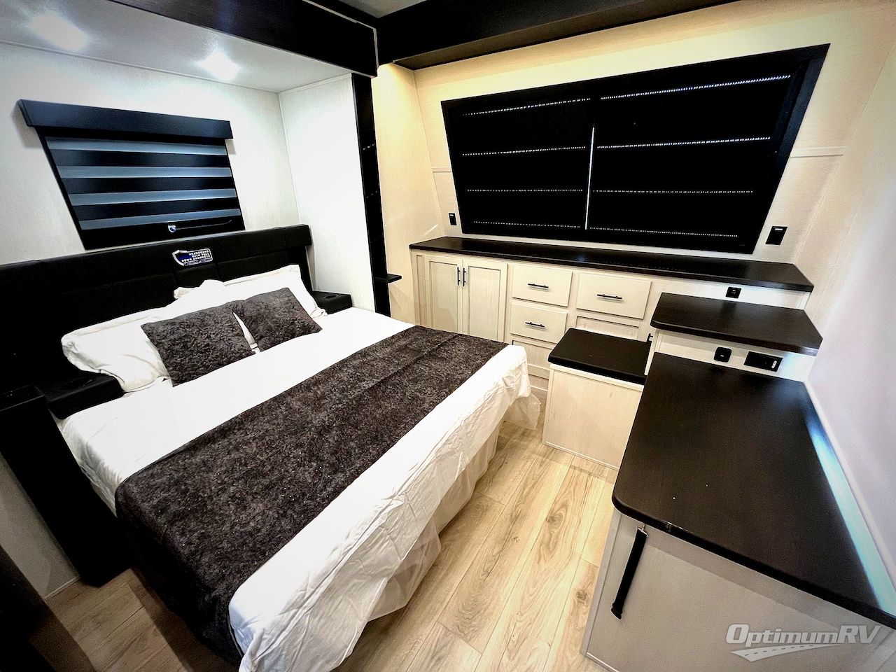 2026 Forest River Vengeance Rogue Armored 26L140 Photo 19