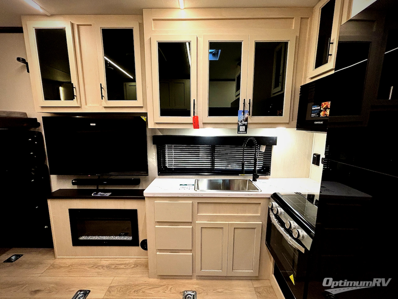 2026 Forest River Vengeance Rogue Armored 25L141 Photo 14