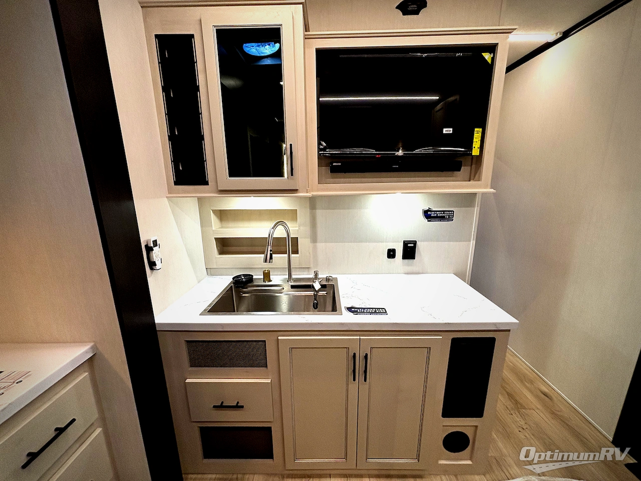 2026 Forest River Vengeance Rogue Armored 26L140 Photo 14