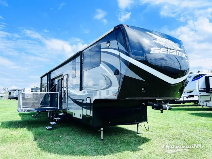 2017 Jayco Seismic 4212 RV Photo 1