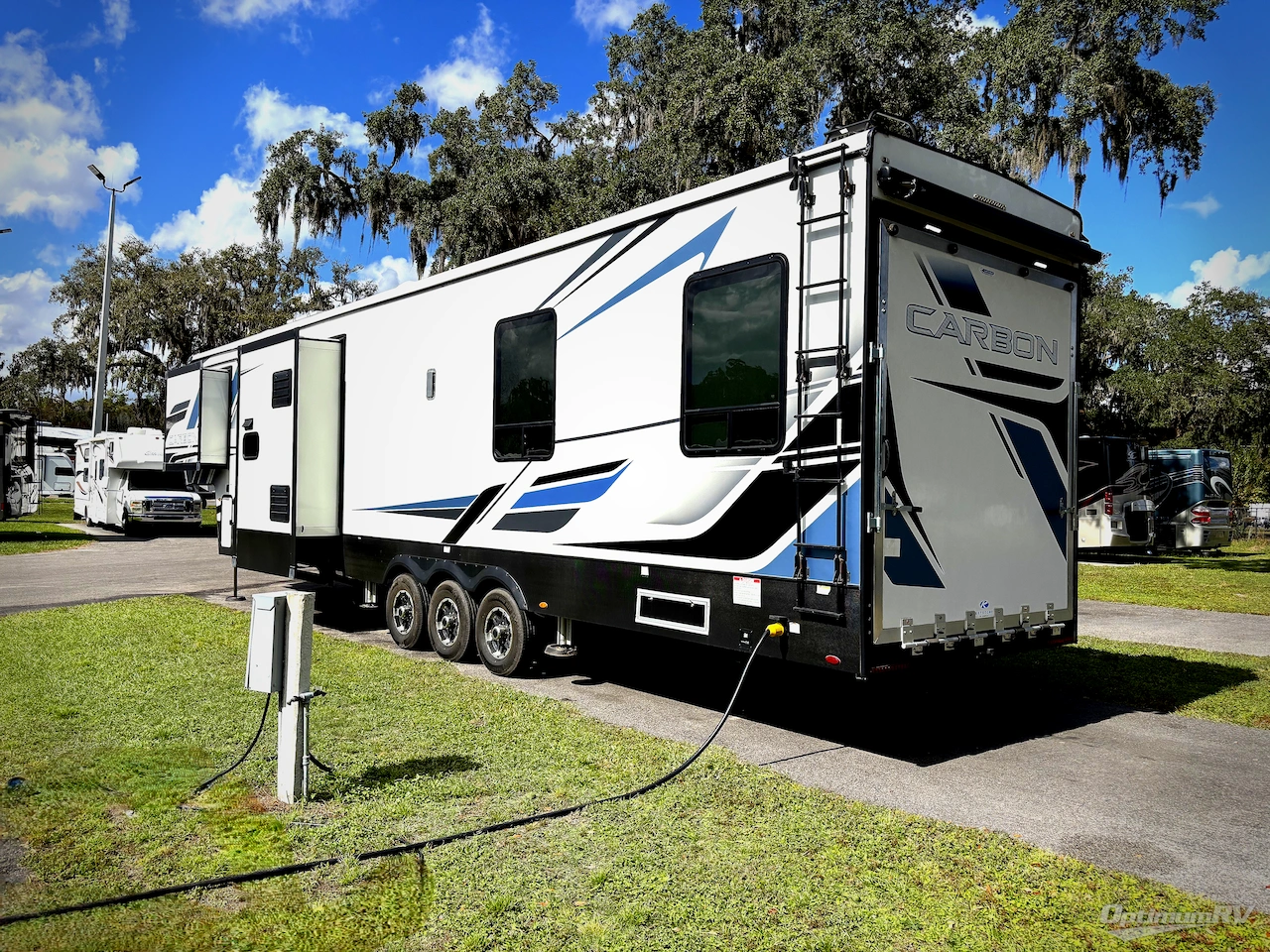 2022 Keystone Carbon 398 Photo 3