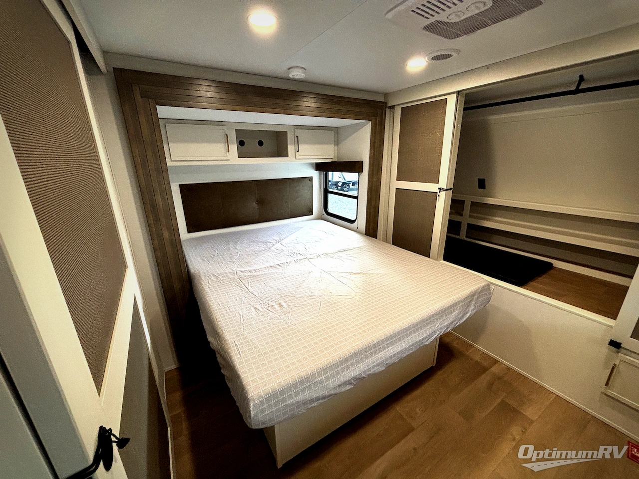 2026 Grand Design Transcend 335BHT Photo 18