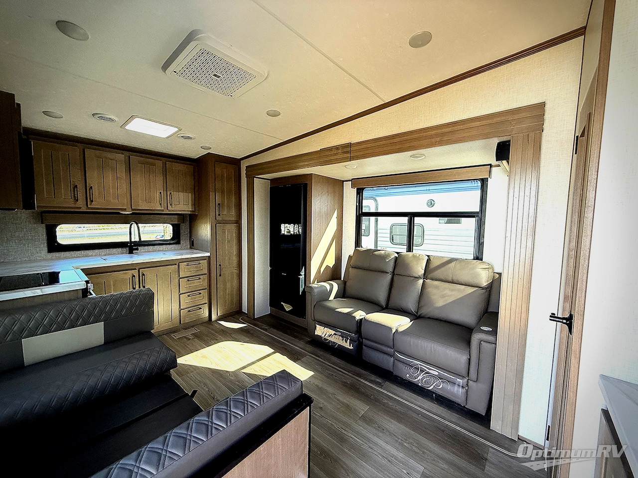 2025 KZ Durango Half-Ton D232MLD Photo 4