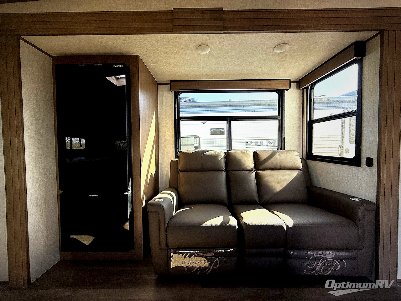 2025 KZ Durango Half-Ton D232MLD Photo 5