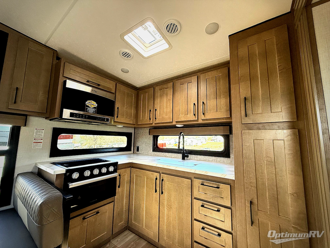 2025 KZ Durango Half-Ton D232MLD Photo 7