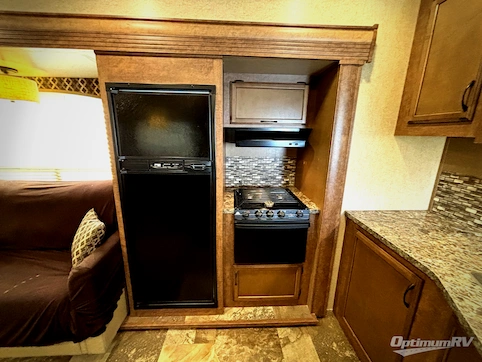 2017 Starcraft Solstice Super Lite 27RLS RV Photo 4