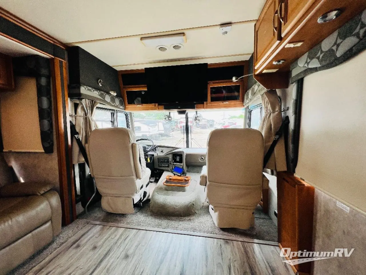 2007 Fleetwood Pace Arrow 33V Photo 5