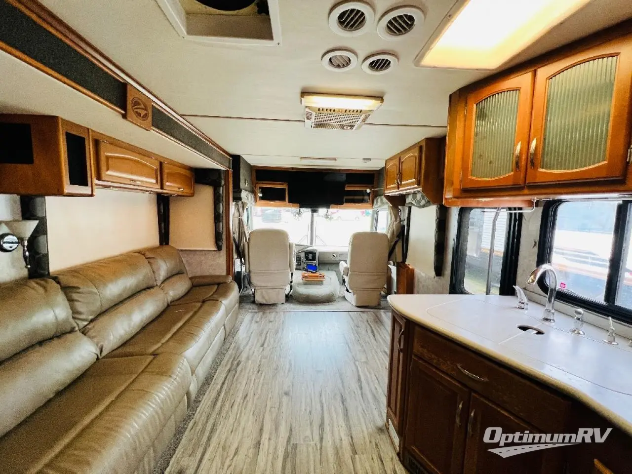 2007 Fleetwood Pace Arrow 33V Photo 7