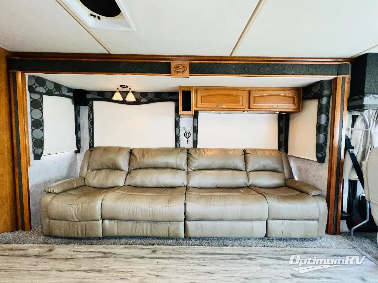 2007 Fleetwood Pace Arrow 33V Photo 8