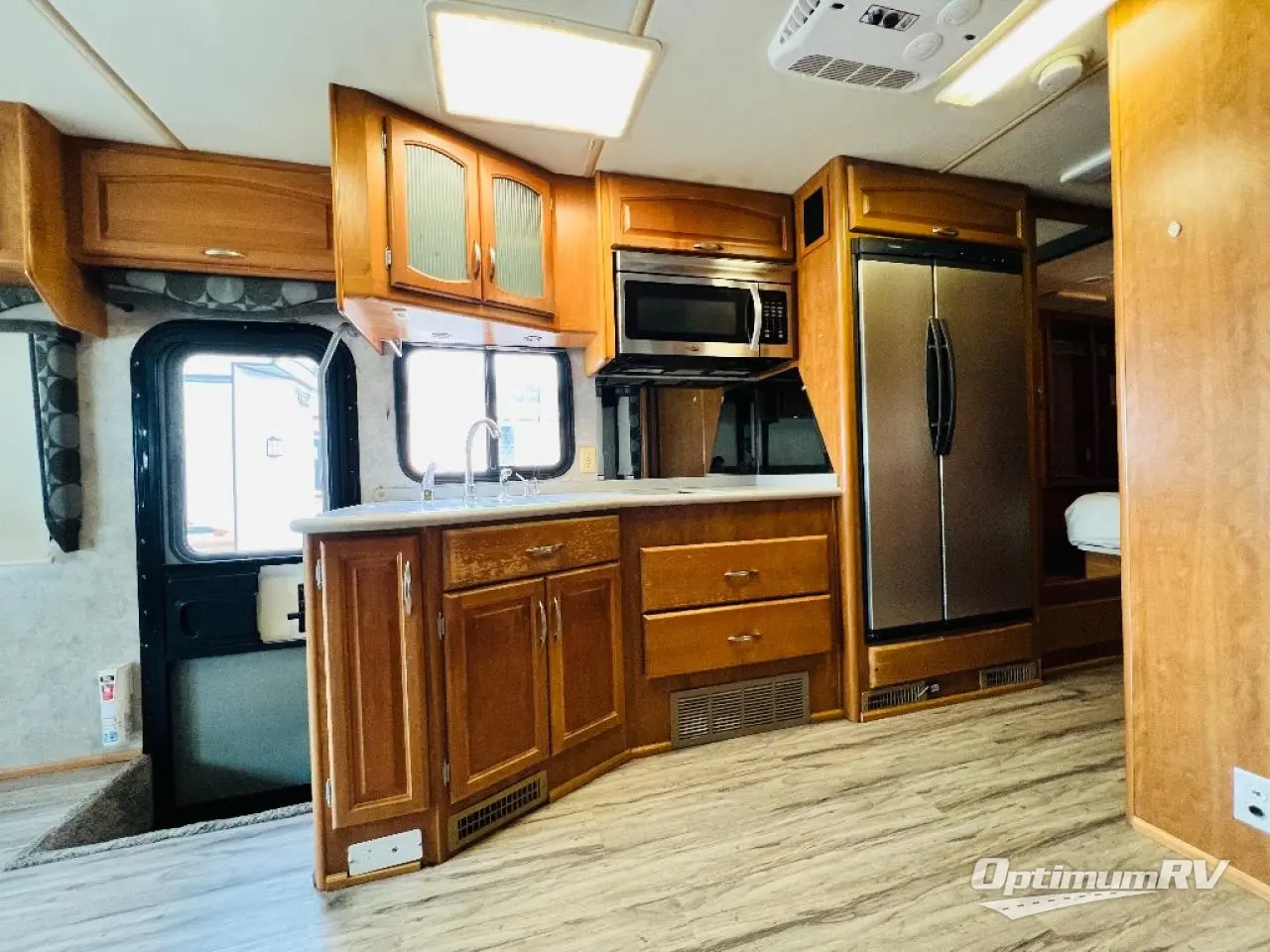 2007 Fleetwood Pace Arrow 33V Photo 9