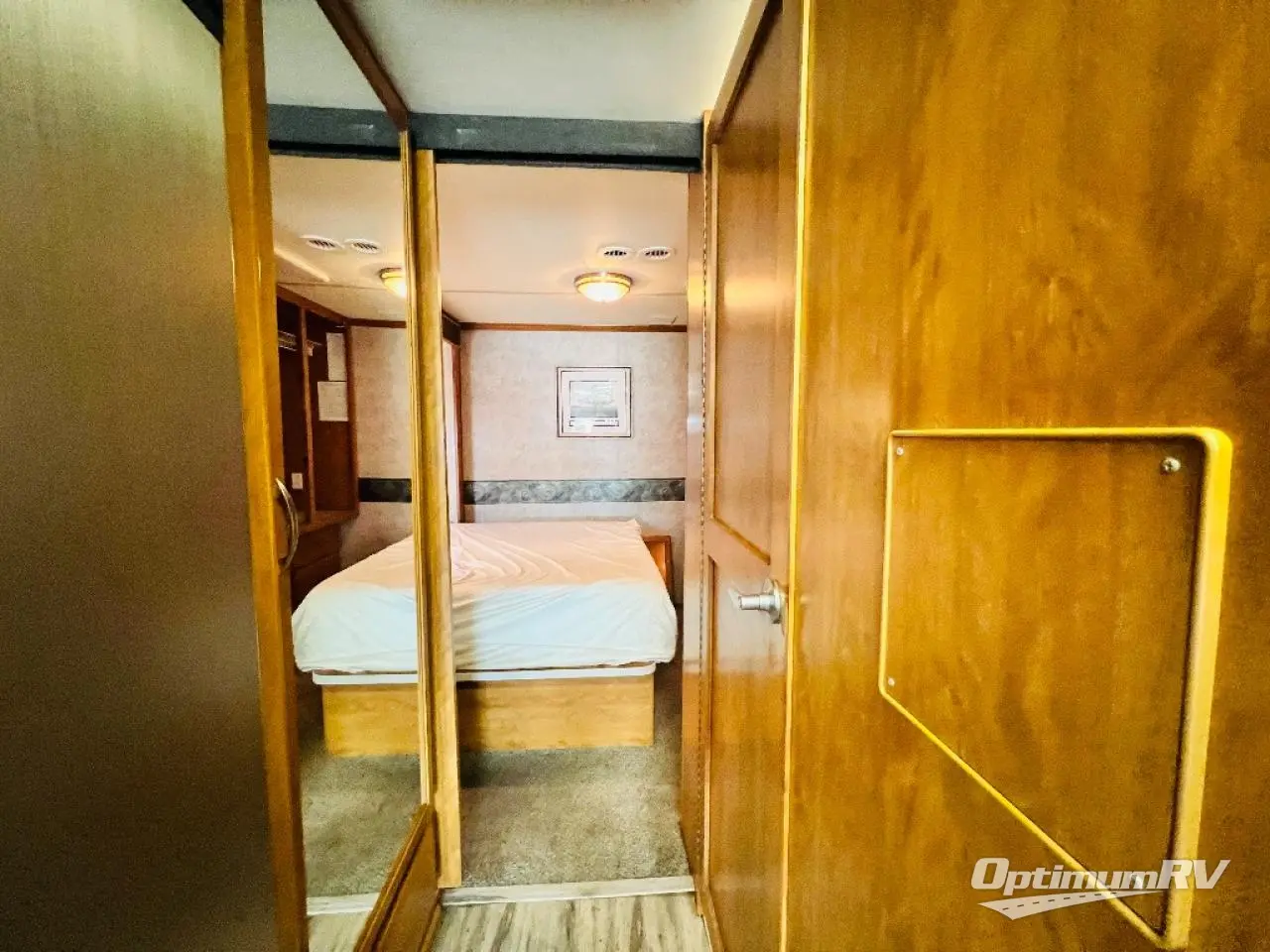 2007 Fleetwood Pace Arrow 33V Photo 14