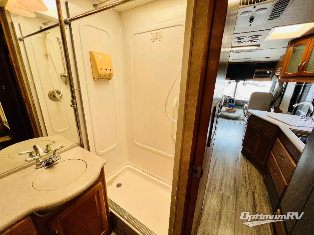 2007 Fleetwood Pace Arrow 33V Photo 18