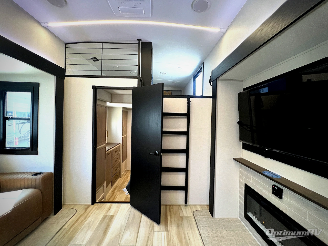 2026 Forest River Salem Hemisphere 376FAM Photo 11