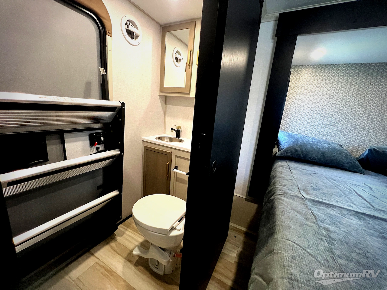 2026 Forest River Salem Hemisphere 376FAM Photo 15