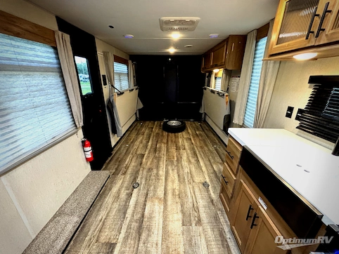 2023 Forest River Cherokee Grey Wolf Black label 26BRBBL RV Photo 2