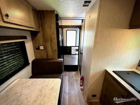 2027 Sunset Park Sun Lite 16BH RV Photo 2