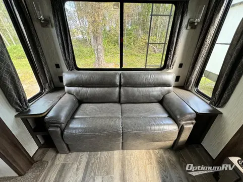 2019 Forest River Cherokee Arctic Wolf 285DRL4 RV Photo 3