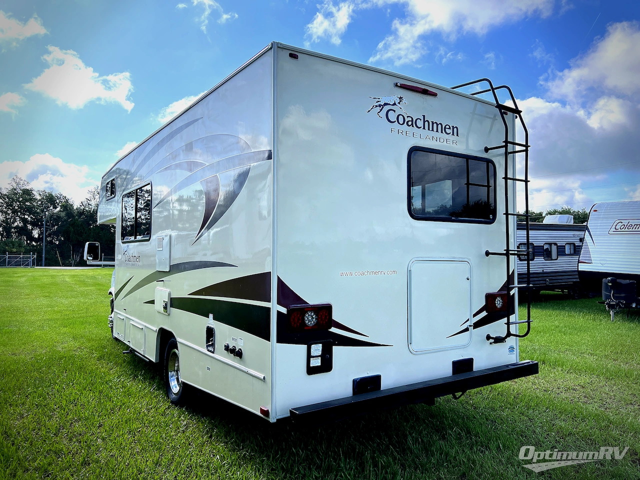 2016 Coachmen Freelander 21QB  Chevy 4500 Photo 2