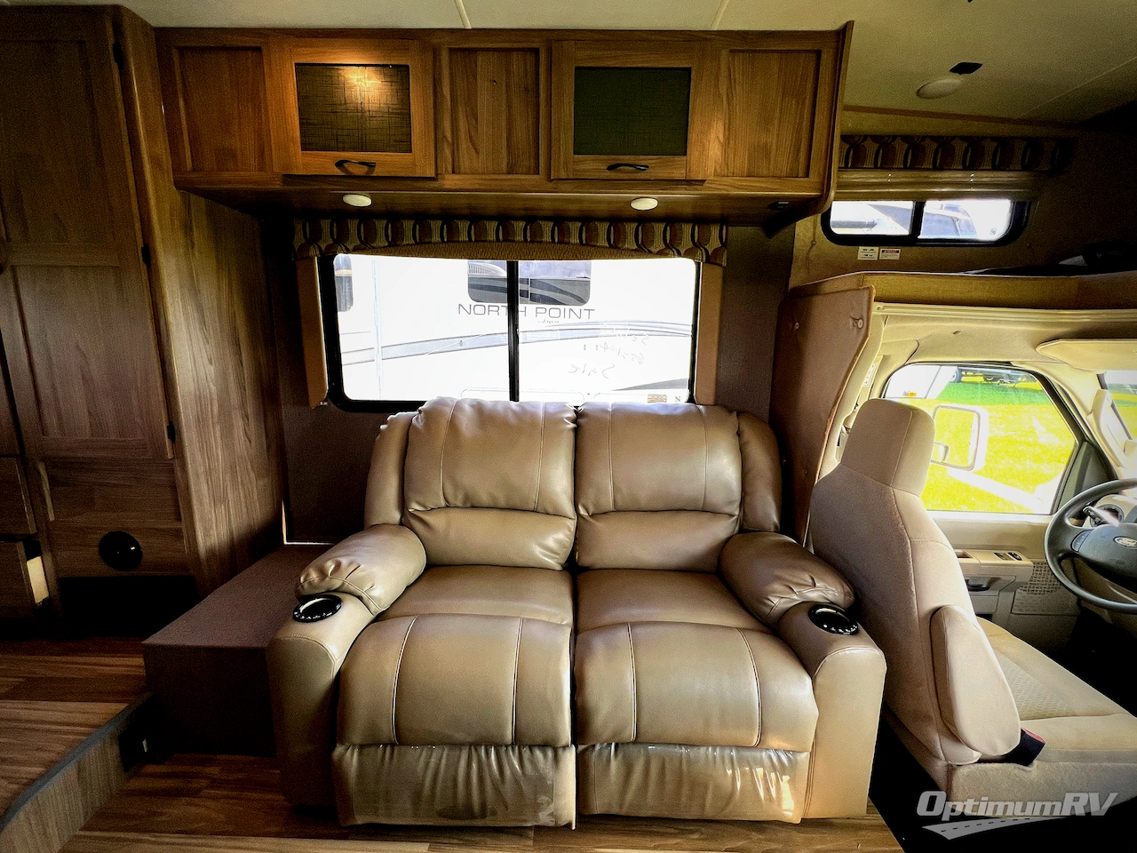 2016 Coachmen Freelander 21QB  Chevy 4500 Photo 8
