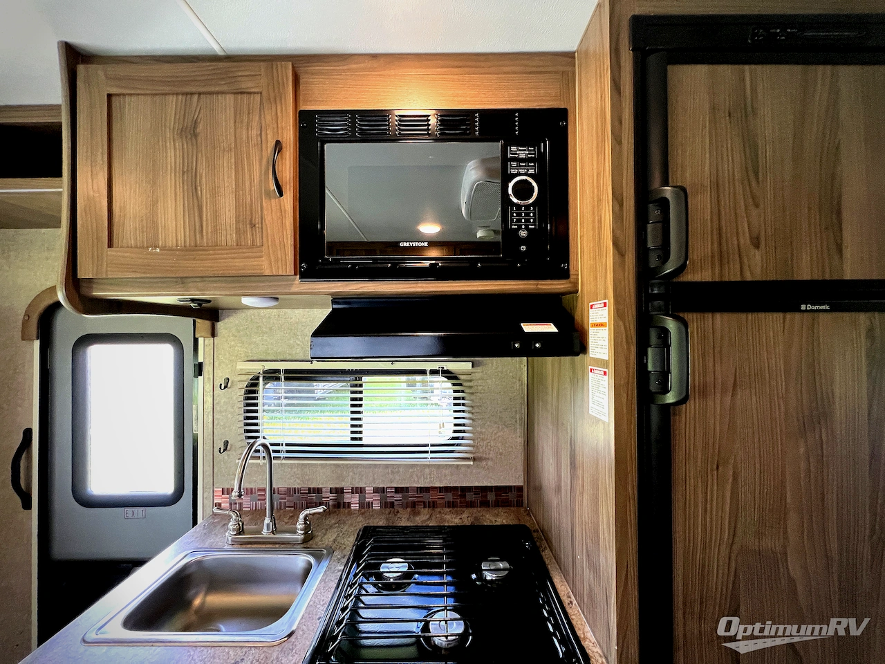 2016 Coachmen Freelander 21QB  Chevy 4500 Photo 12