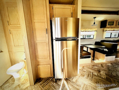 2025 HL Enterprise Hy-Line 38 Premier RV Photo 4