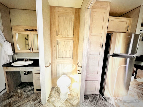 2025 HL Enterprise Hy-Line 38 Premier RV Floorplan Photo