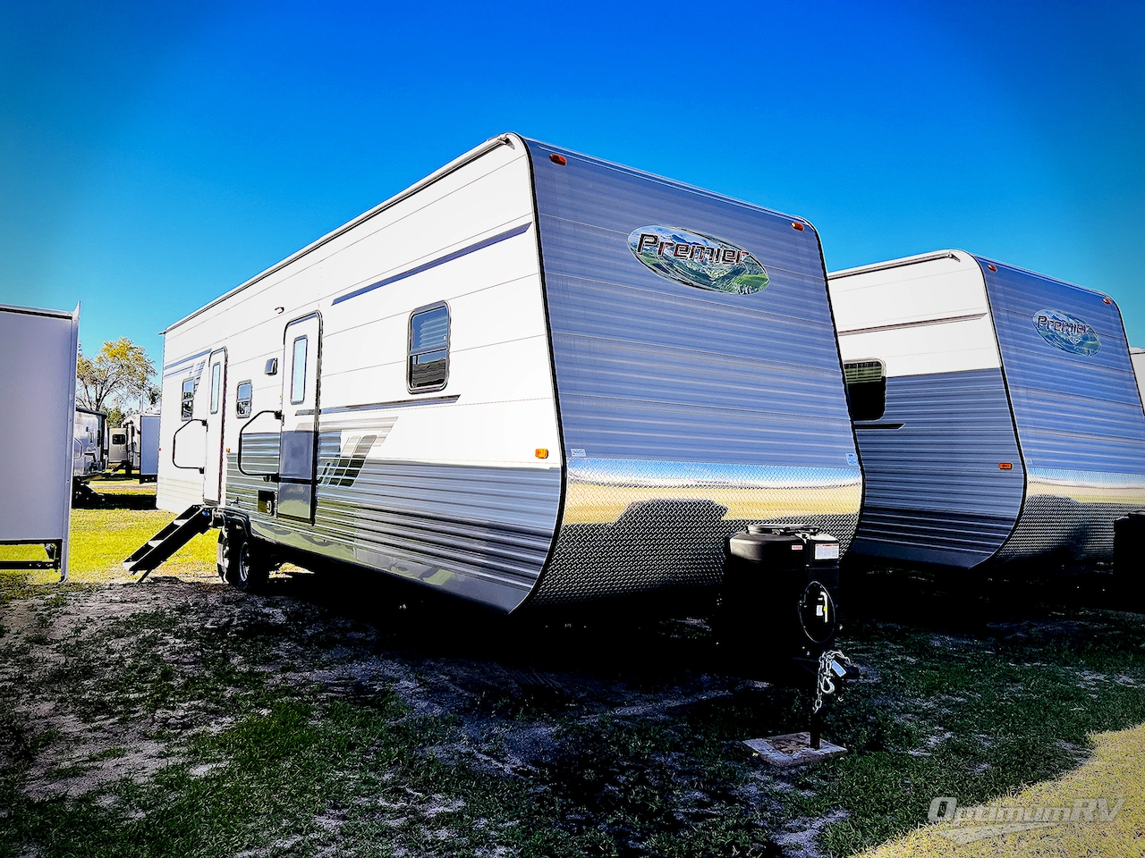 2025 HL Enterprise Hy-Line 38 Premier Photo 1