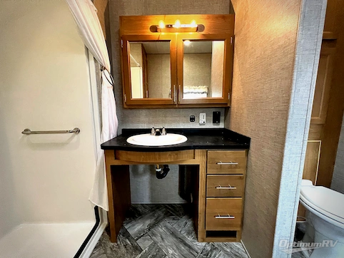 2025 HL Enterprise Hy-Line 38 Premier RV Photo 3