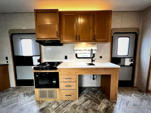 2025 HL Enterprise Hy-Line 38 Premier RV Photo 4
