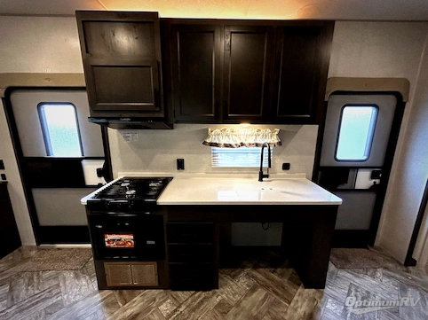 2025 HL Enterprise Hy-Line Premier HY38 RV Photo 3