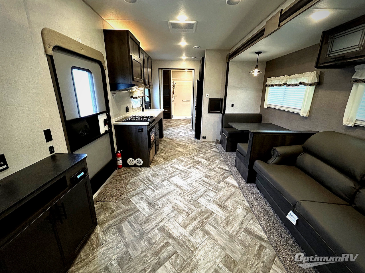 2025 HL Enterprise Hy-Line Premier HY38 Photo 3