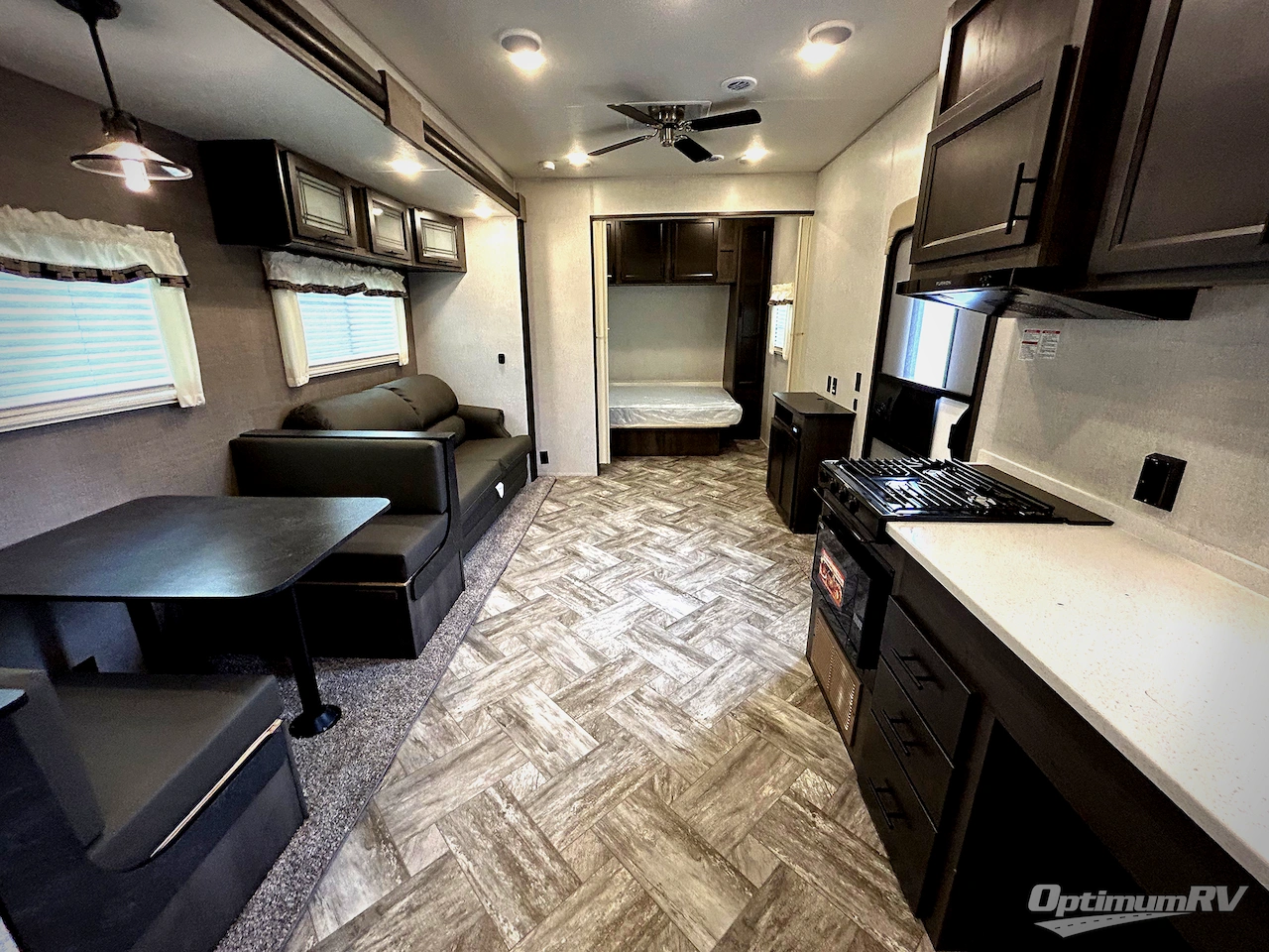 2025 HL Enterprise Hy-Line Premier HY38 Photo 4
