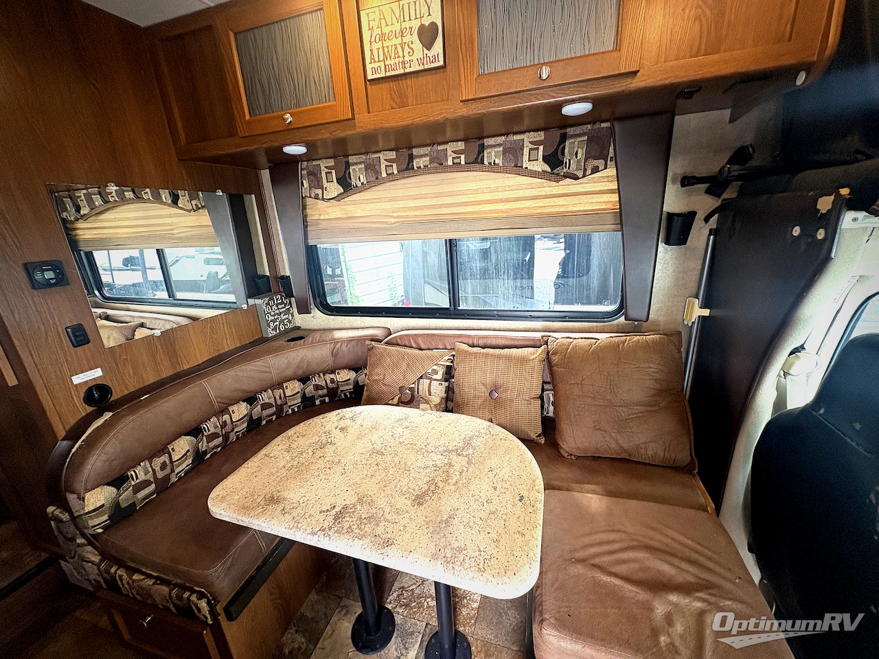 2016 Coachmen Leprechaun 210RS Ford 450 Photo 6