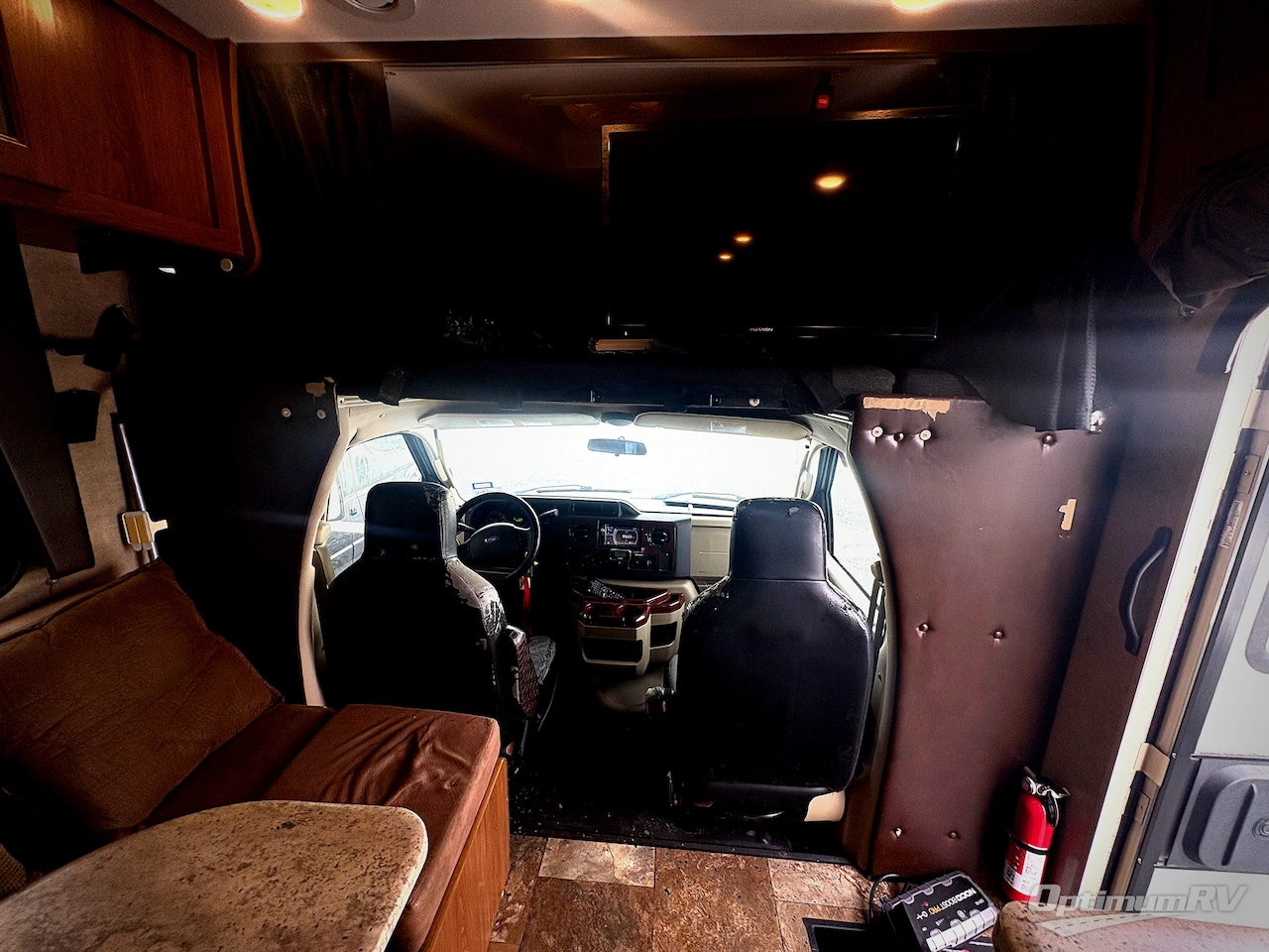2016 Coachmen Leprechaun 210RS Ford 450 Photo 8