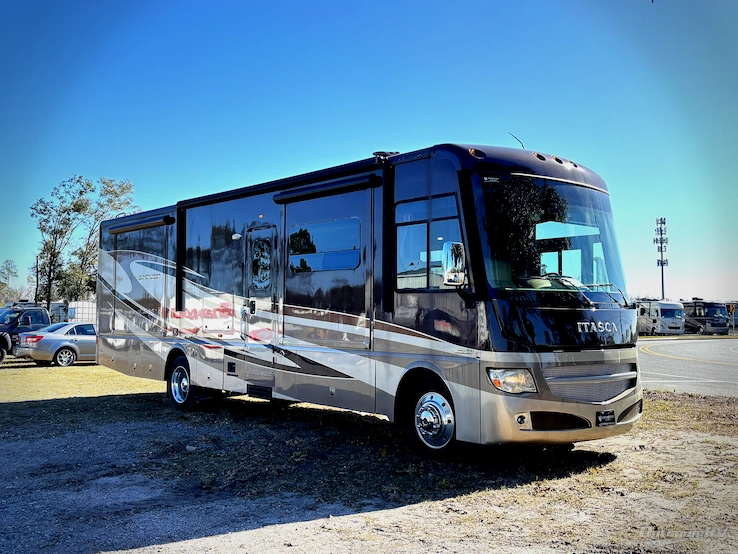 2015 Itasca Suncruiser 35P RV Photo 1