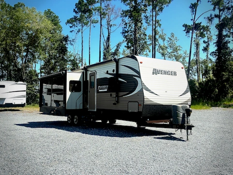 Used 2016 Prime Time Avenger 32RED Featured Photo
