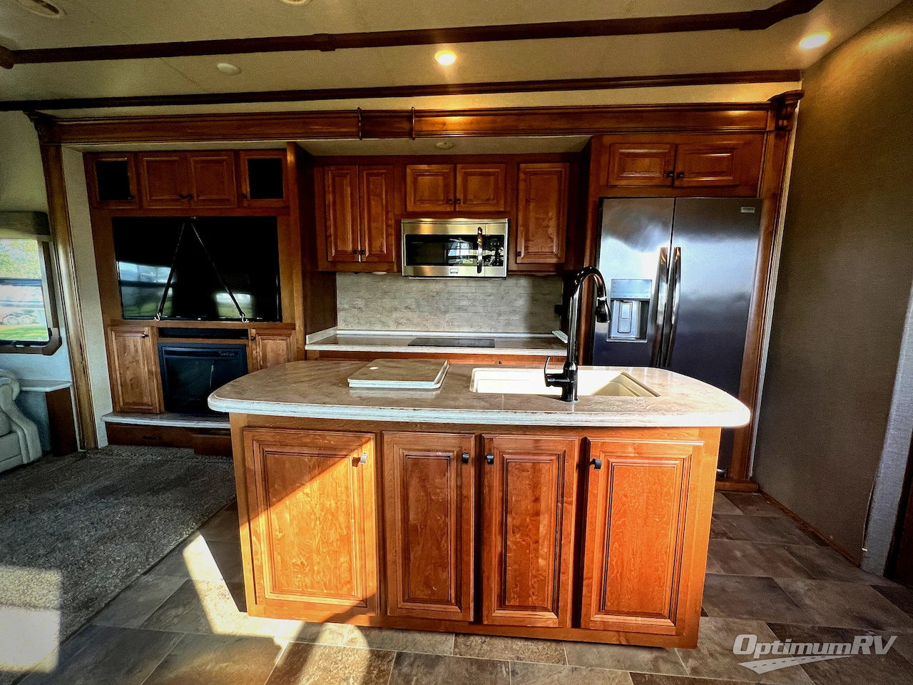 2017 Heartland Landmark Newport Photo 9